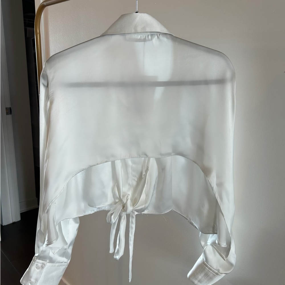 Woman’s top - Picture 2 of 2